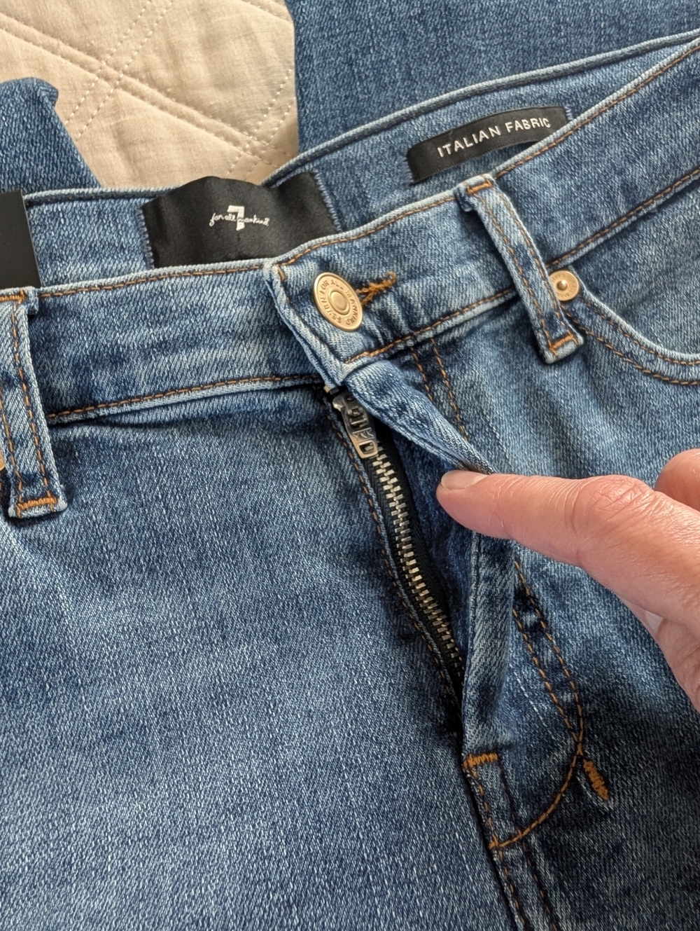 7 For All Mankind Twisted Seam Dojo Jeans Italian Fabric Yuma Blue 10/30 NWT - Picture 13 of 15